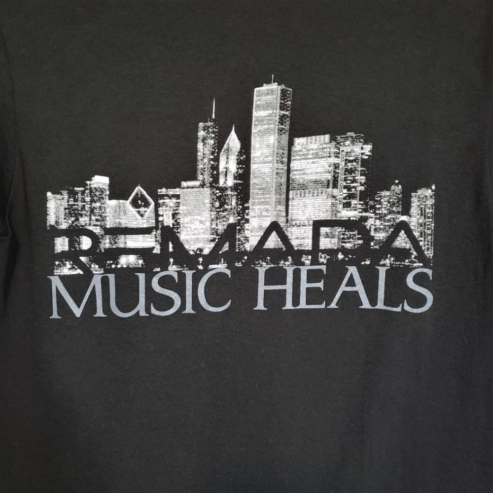 Music Heals Chicago Skyline Graphic Band T-Shirt - Picture 3 of 6